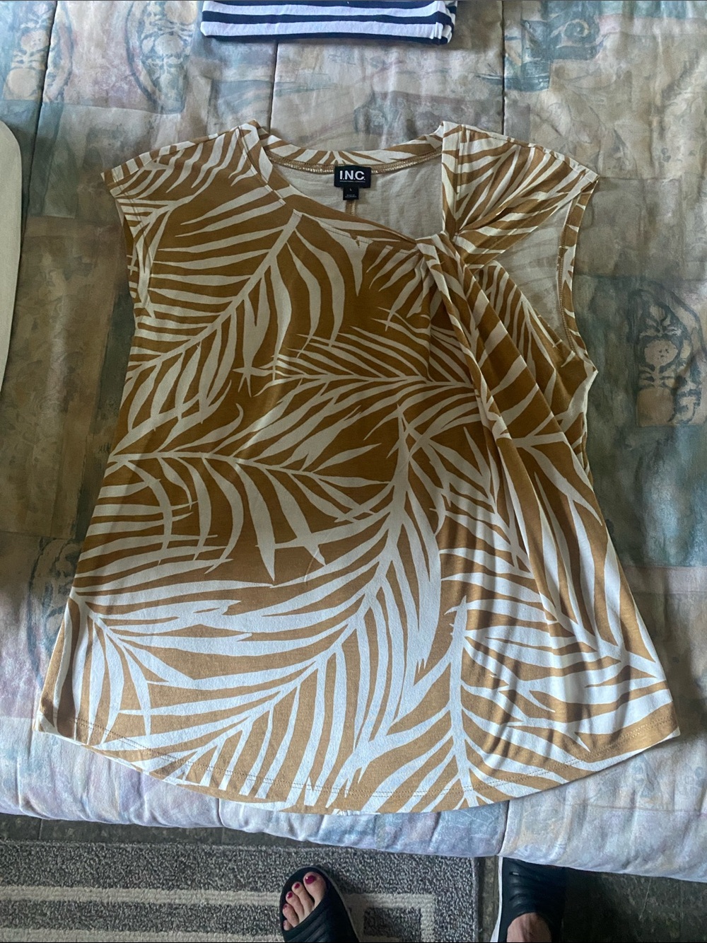 INC International Concepts Tan & Cream Palm Leaf Cap-Sleeve Top